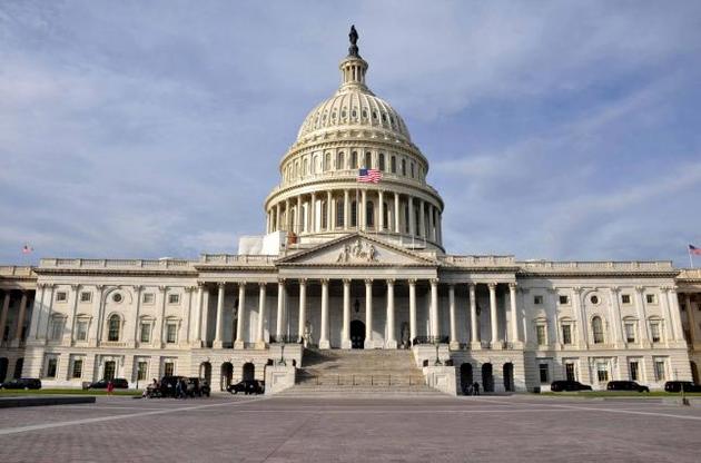 Сенат США одобрил временный бюджет