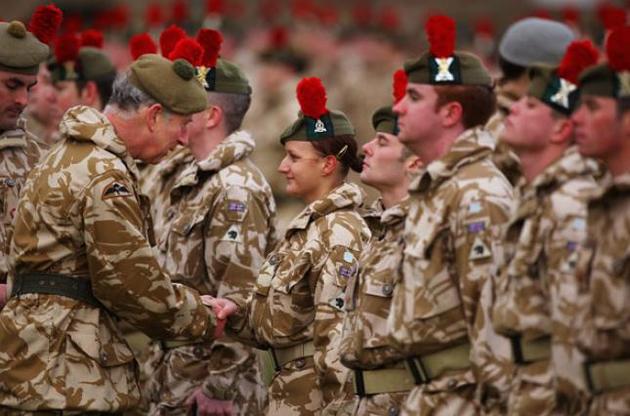 Великобританія зняла обмеження на службу в армії для жінок