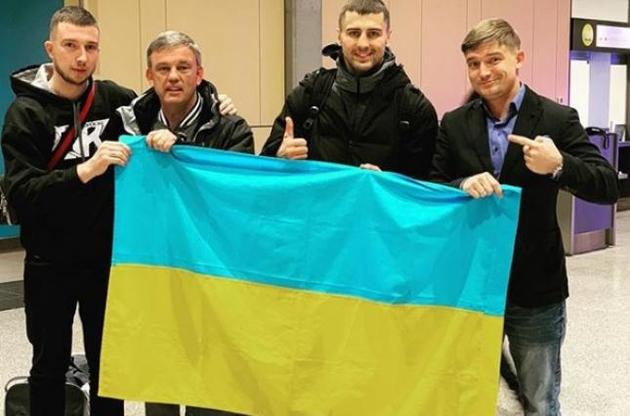 Гвоздик прилетел в Канаду