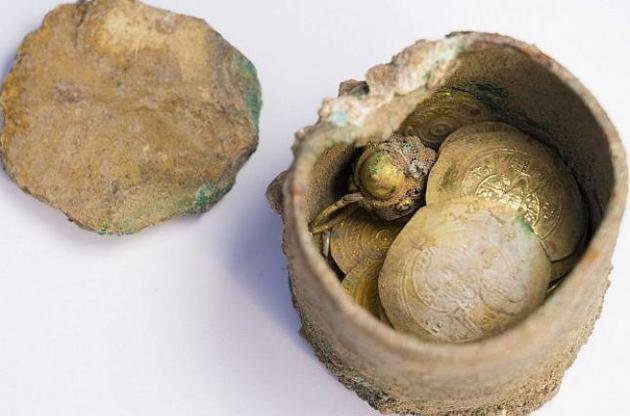 Археологи обнаружили в Кесарии средневековые золотые монеты