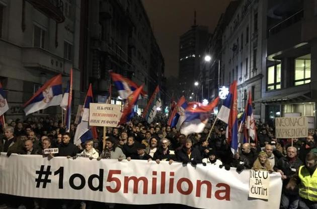 В Белграде прошел протест против президента и его партии