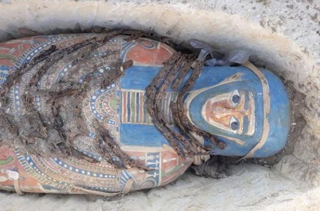 Археологи обнаружили в Египте восемь мумий возрастом почти три тысячи лет
