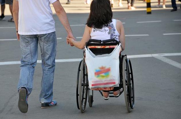 На помощь инвалидам и семьям с детьми перечислили 3,2 млрд грн