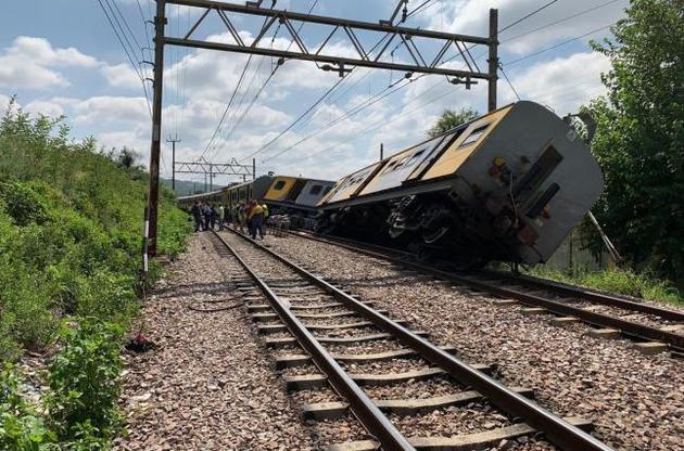 Два поезда столкнулись в ЮАР: трое погибших, более 200 раненых
