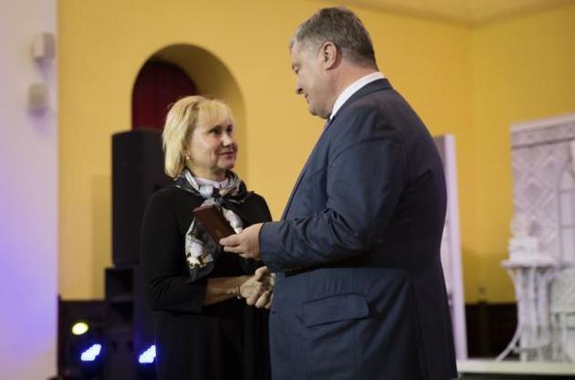 Порошенко відзначив героїзм і патріотизм Сущенка