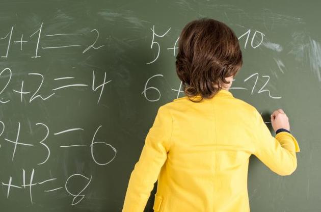 Чим довше сидять діти над "домашкою", тим гірші результати з математики — дослідження