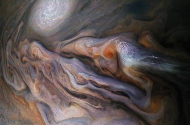 "Юнона" передала на Землю новий знімок хмар Юпітера