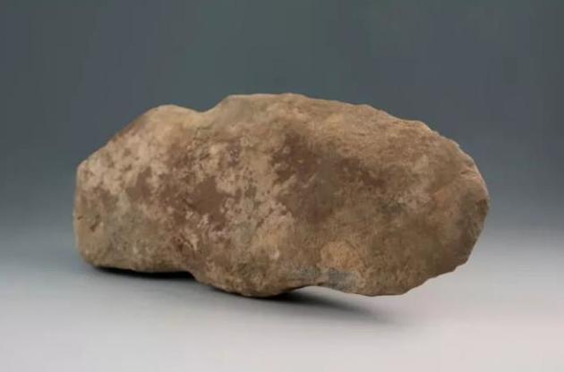 У маєтку першого президента США знайшли стародавню кам'яну сокиру