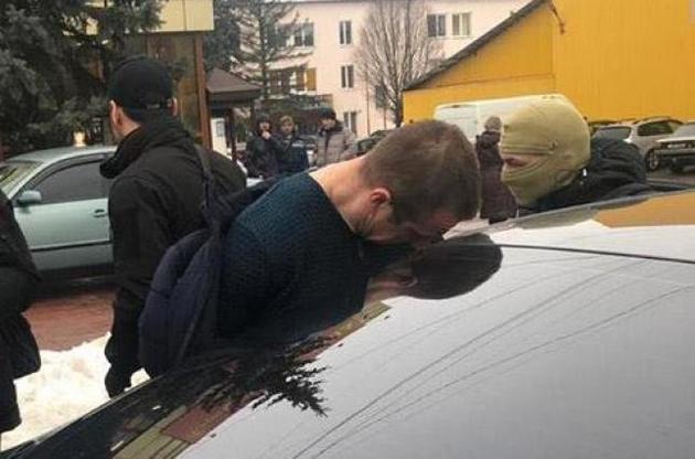 Хабарника відсторонили від посади