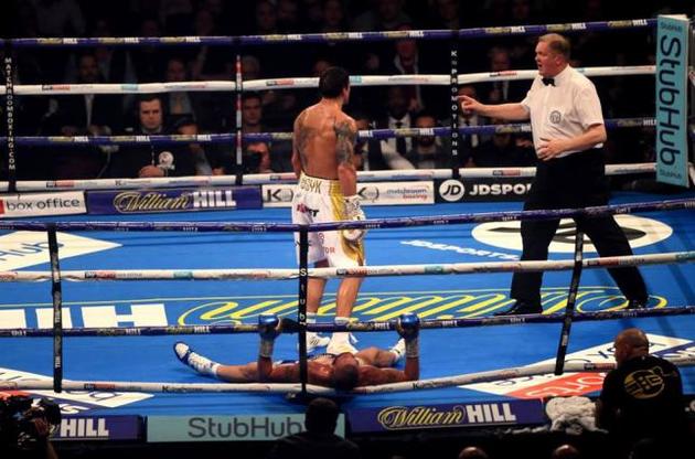 Усик не буде поспішати залишати свої пояси вакантними