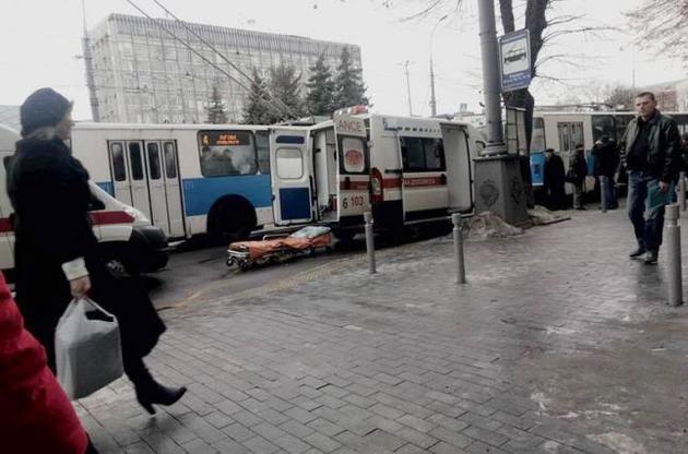 У троллейбуса в Виннице лопнуло колесо, пострадали пассажиры