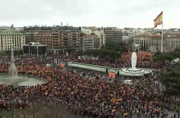 В Мадриде начались массовые протесты против  диалога с каталонскими сепаратистами