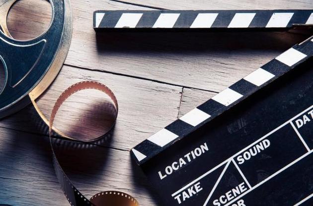 Мультфільм розповідає про дивовижну подорож людини у великому місті