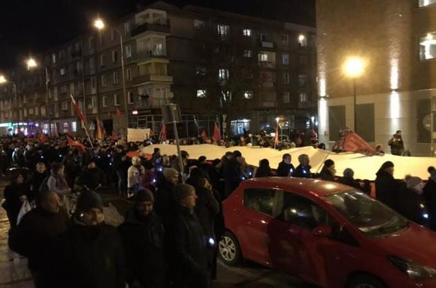 Тысячи людей вышли на улицы Гданьска проводить в последний путь убитого мэра