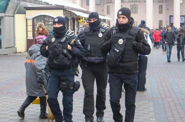 Спецназ взял под охрану железнодорожный вокзал Киева