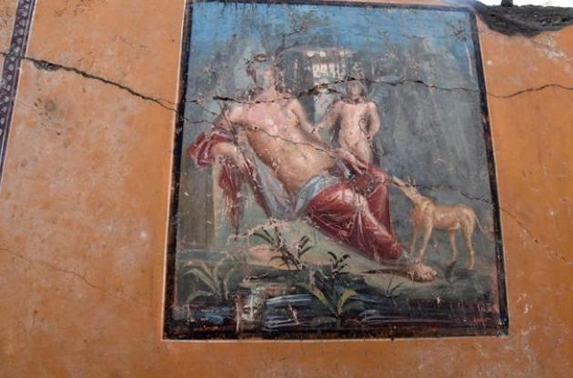 Археологи виявили в Помпеях фреску з Нарцисом
