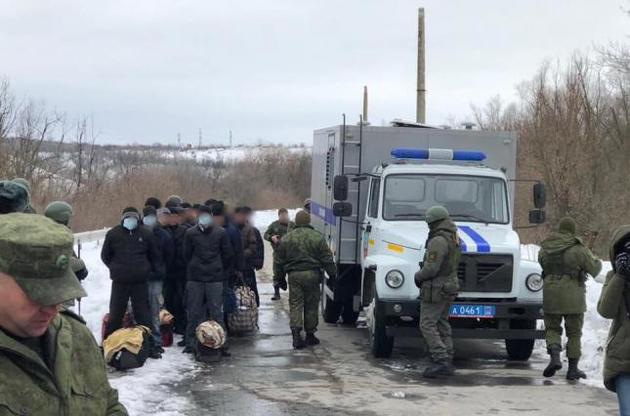 "ЛДНР" и оккупационные власти Крыма передали Украине около 300 заключенных
