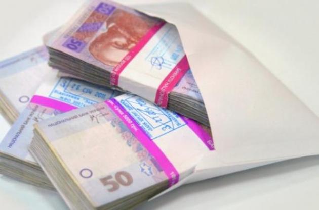 Зарплати в конвертах отримують працівники половини українських підприємств – ДФС