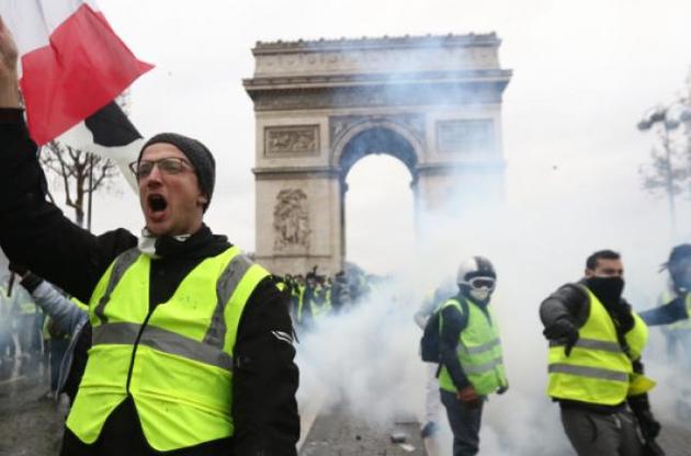 Францию всколыхнула 12-я волна протестов "желтых жилетов"