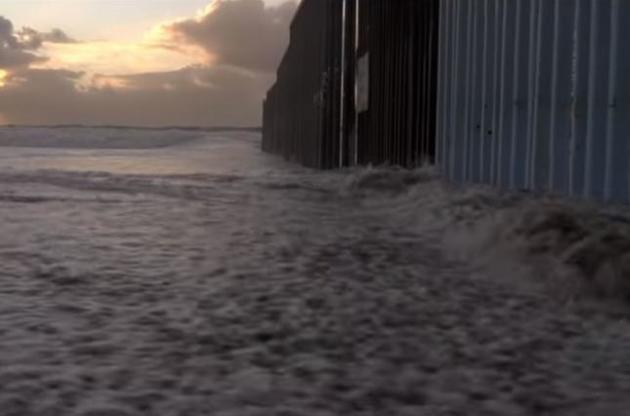 Кліп зачіпає проблеми расизму в США