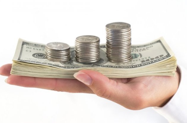 Офіційна гривня дешевшає до долара і євро