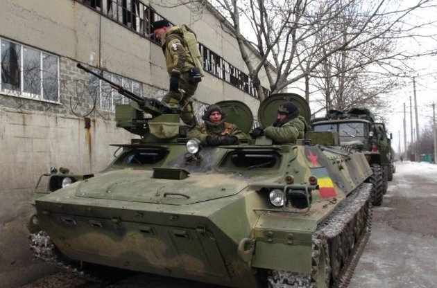 Боевики обстреляли защитников Луганского из минометов и БМП