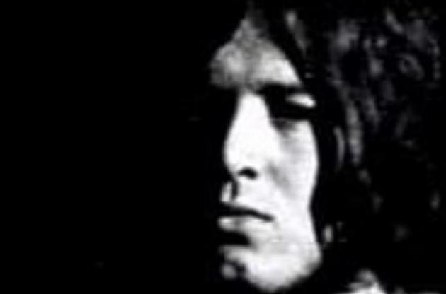 Він був першим бас-гітаристом групи Queen