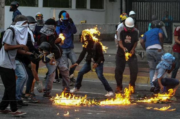 Количество погибших в венесуэльских протестах достигло 26 человек