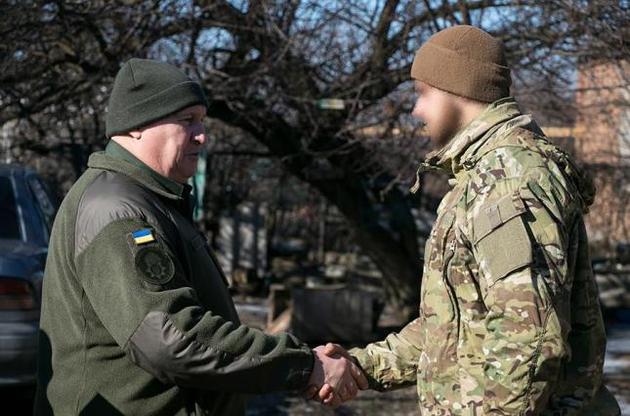 Нацгвардейцев наградили знаками отличия