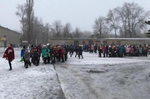 У Кривому Розі евакуювали шість шкіл через повідомлення про замінування