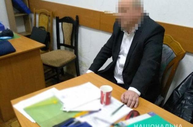Во Львове полиция разоблачила на взяточничестве чиновника Госаудитслужбы