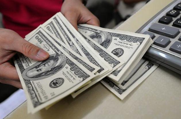 Нацбанк очікує зростання валютних переказів від заробітчан на 1,5 мільярда в 2019 році