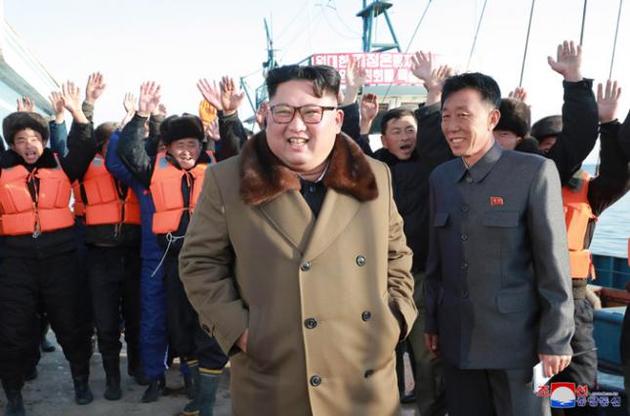 В Северной Корее арестовали личного фотографа Ким Чен Ына за слишком близкую съемку лидера