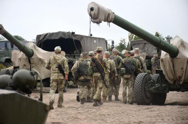 В районе ООС погиб украинский военный, еще один получил ранения