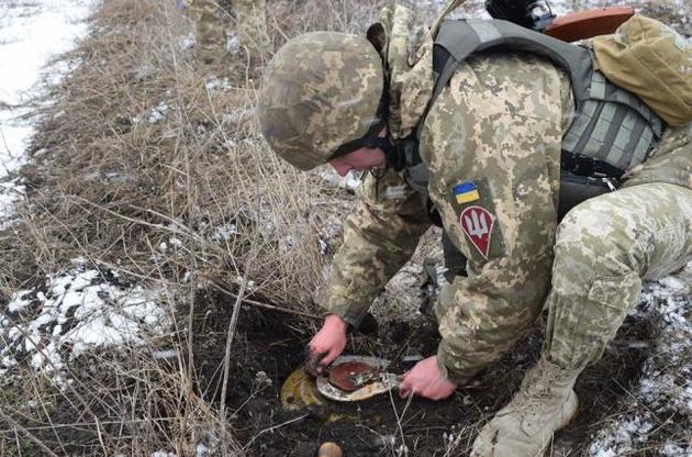 Украинские группы разминирования обезвредили 10,5 тысяч взрывоопасных предметов