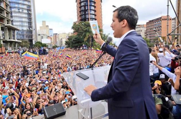Испания и Австрия признали Гуайдо временным президентом Венесуэлы
