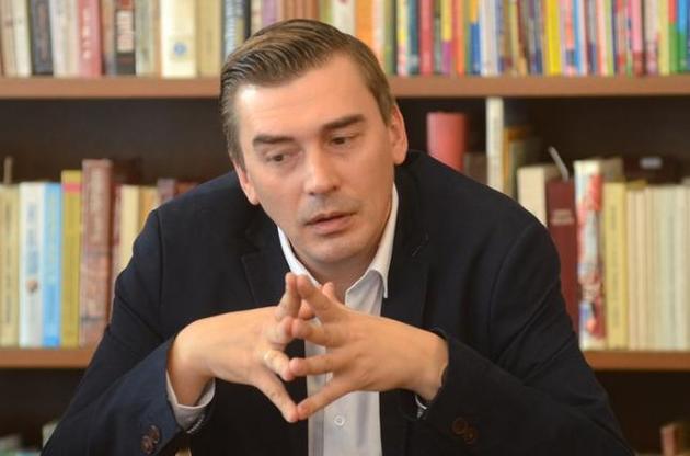 Кандидат Добродомов отказался от участия в выборах в пользу Гриценко