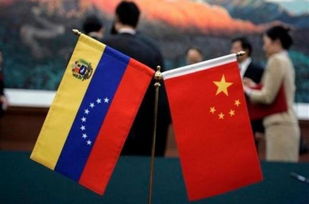 Китайські дипломати провели переговори з Хуаном Гуайдо про позики, що має Каракас