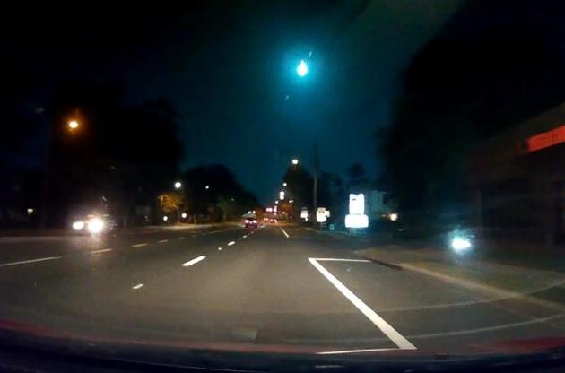 Вспышка обладала необычным зеленоватым оттенком