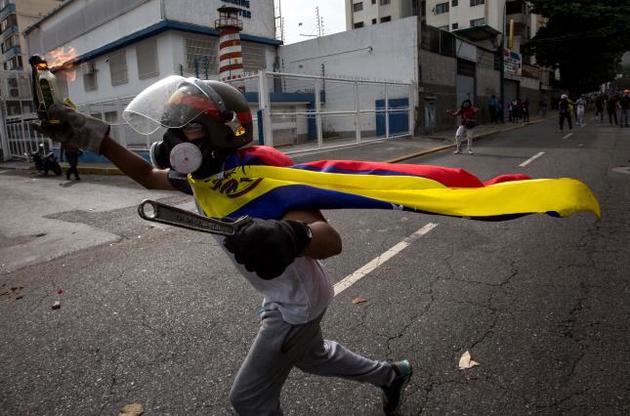 США закликали своїх громадян виїхати з Венесуели
