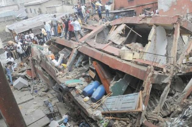 В Нигерии рухнула школа: под завалами около 100 детей