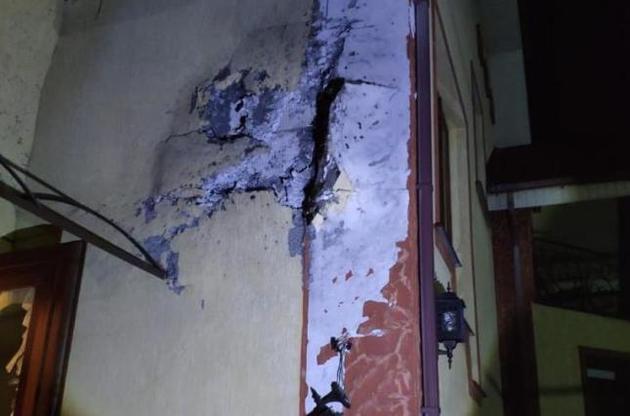 На Закарпатті з гранатомета обстріляли житловий будинок