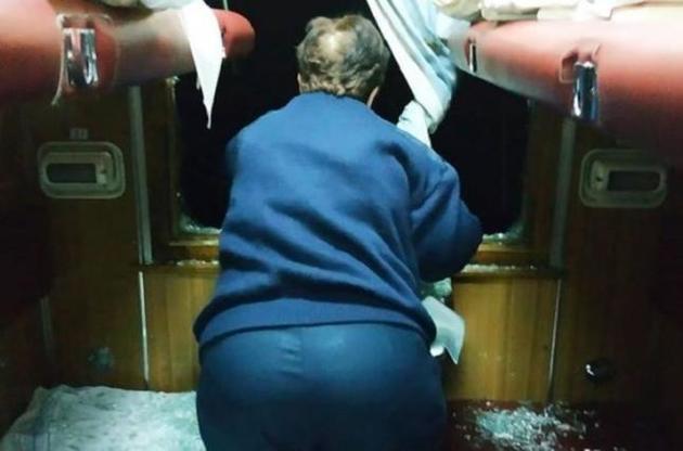 В Запорожье задержали группу подростков, бросавших камни в окна пассажирского поезда