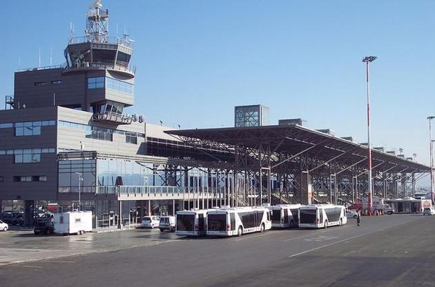 Аеропорт грецького міста Салоніки припинив роботу через негоду