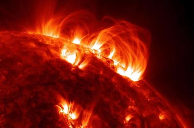 Астрономы заметили "корональные дожди" у поверхности Солнца
