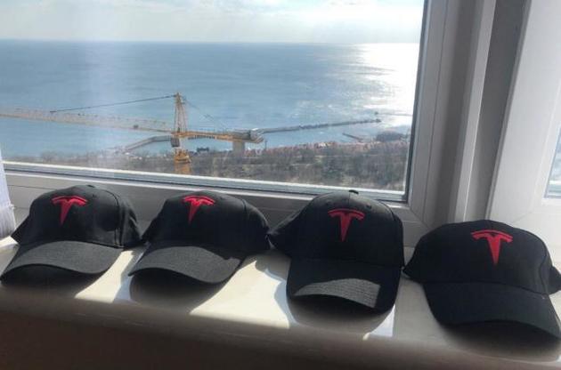 В Одессе задержали мошенников, которые продавали акции Tesla от имени компании Илона Маска