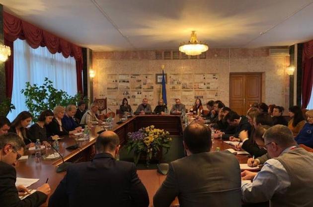 Рідним військовополонених не дозволяють бачитися зі своїми близькими в СІЗО