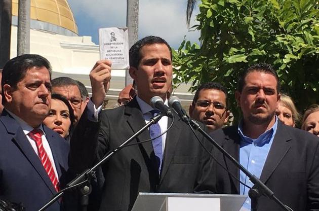 Гуайдо заявив, що він не збирається вести "брехливий діалог" з Мадуро