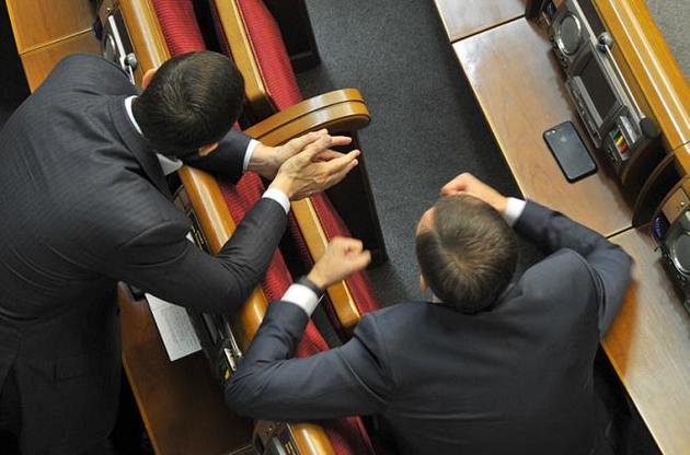Депутати розглянули 656 поправок до мовного законопроекту