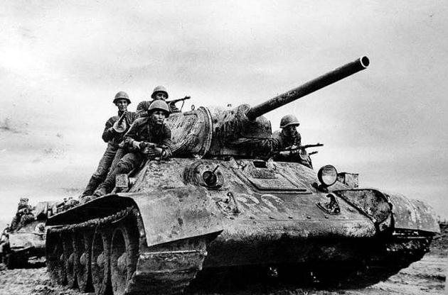 Танк Т-34 в бою в годы Второй мировой войны